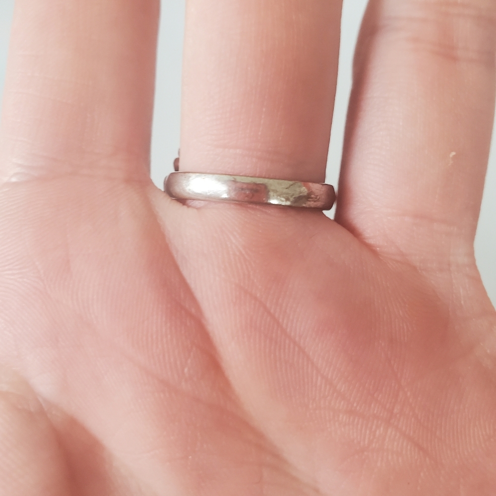 Red statement ring - Picture 4 of 4